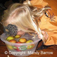 apple bobbing